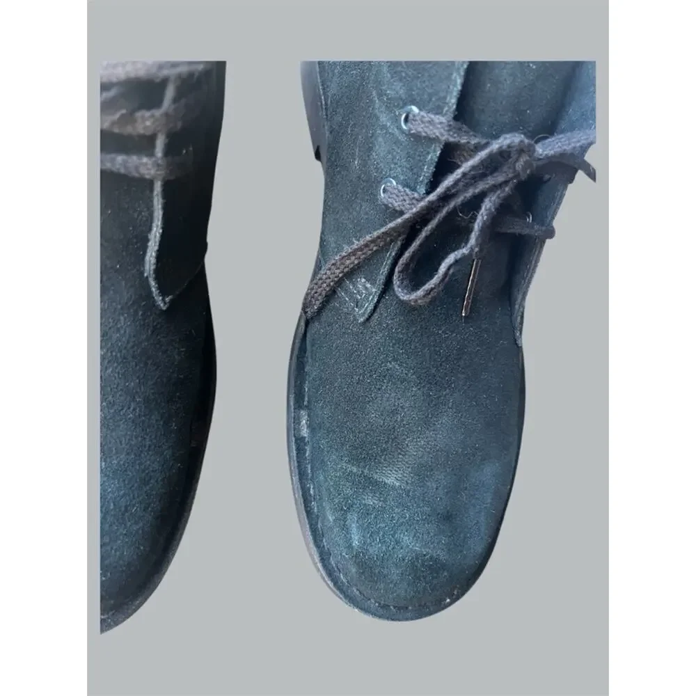 Clarks men’s Suede Chukka Boot NWOB Size 10 Leather Shoes